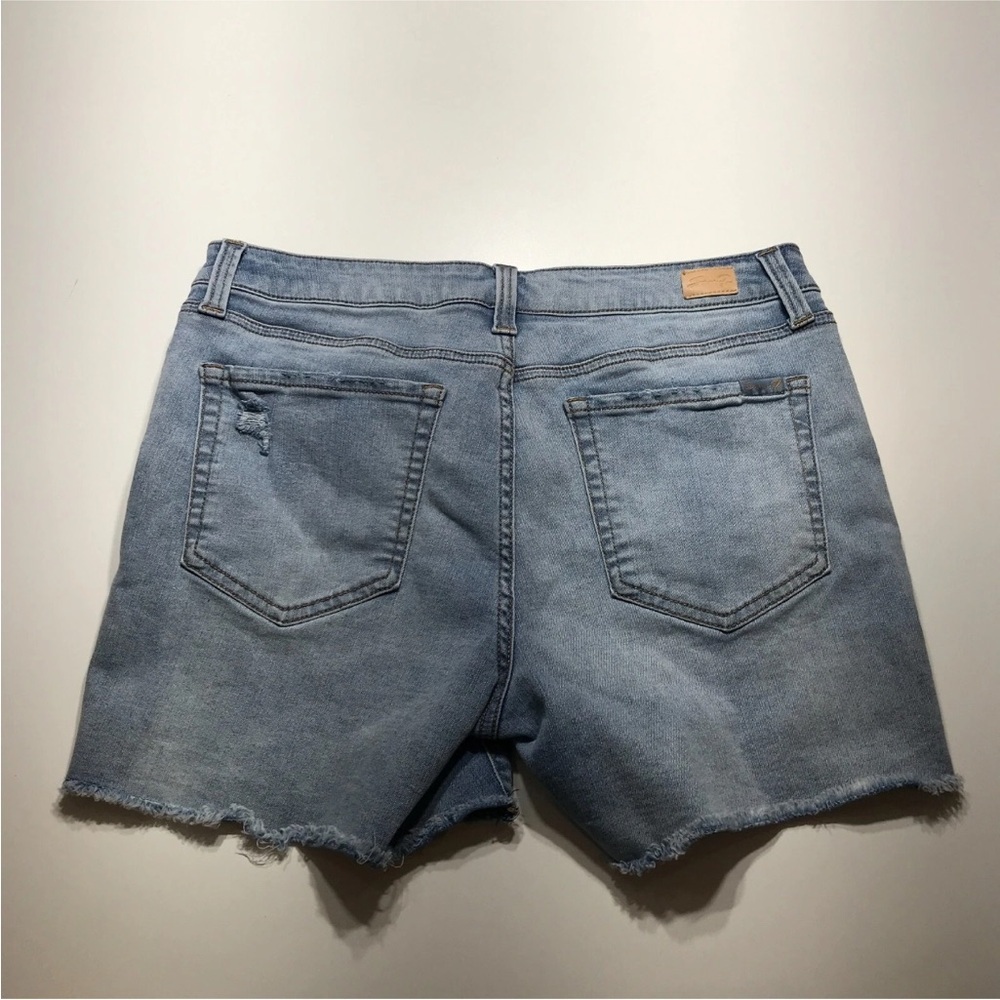 Seven7 Shorts Women Size 8
Denim High-Rise
Cut Off Distressed Midi
5 Pocket - Picture 2 of 6